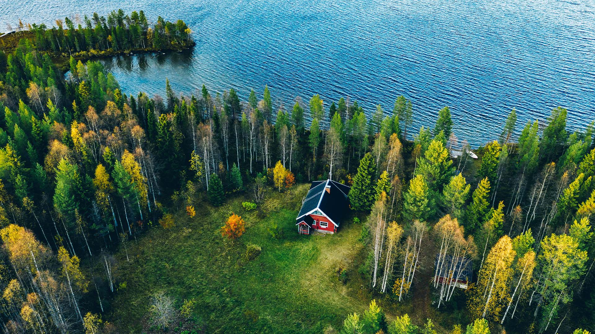 Afgelegen vakantiehuis aan het meer in Finland
