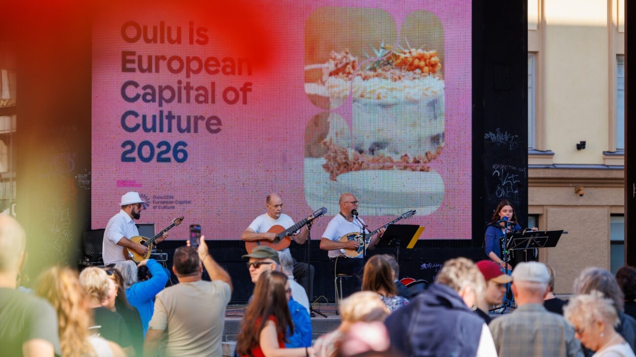 Band auf Bühne